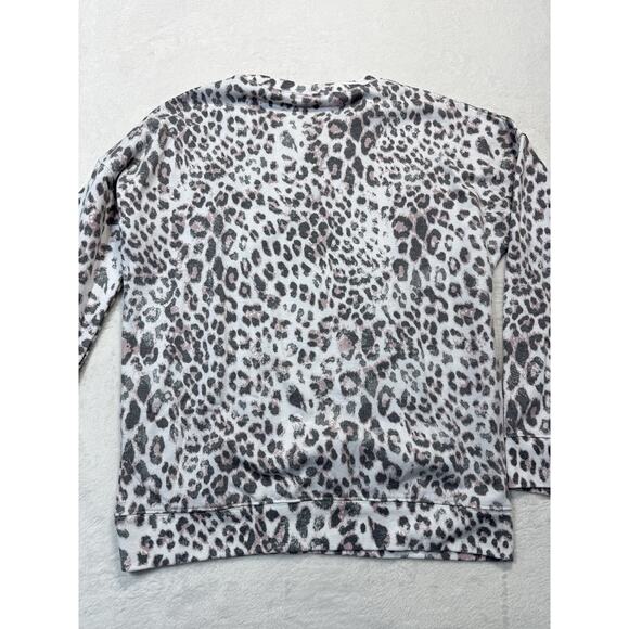 Buc-ee’s Leopard Print Sweatshirt Women’s Medium Pink Cheetah Graphic Pullover - Picture 5 of 5